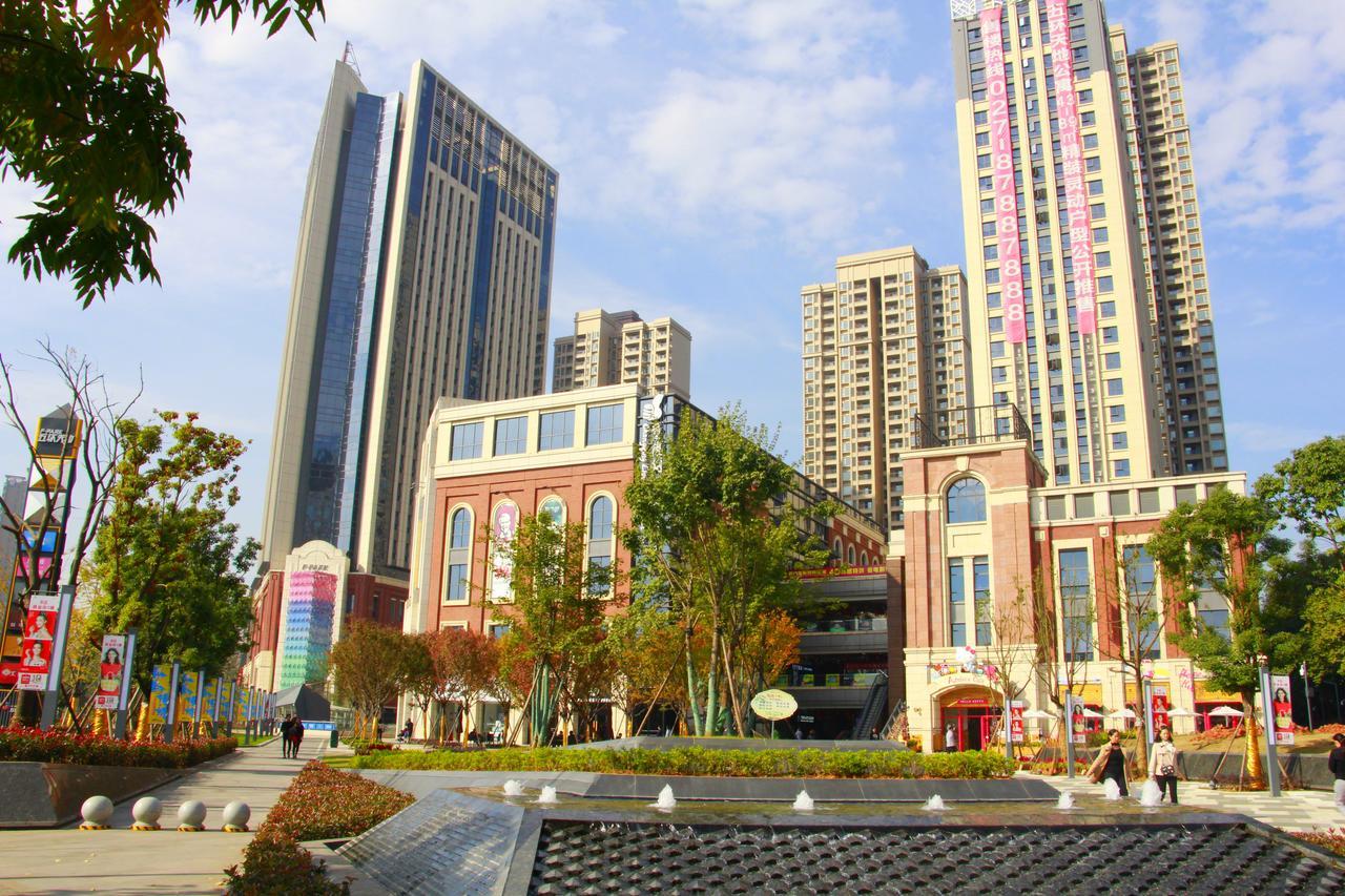 Line 2 Apartment Wuhan Extérieur photo