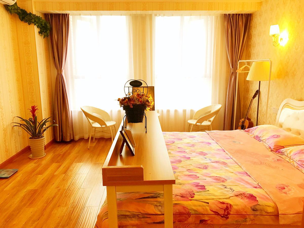 Line 2 Apartment Wuhan Extérieur photo